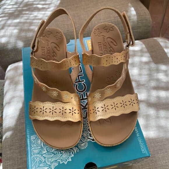 NWT Skechers Cali Beverlee-Cherished Aura Wedge Sandals in Rose Gold Size 7.5 - Picture 1 of 5